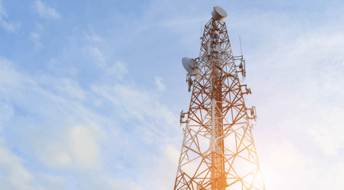 Experts Share: Why Vendor Lock-In Is The Biggest Risk In Modern Telecoms Procurement telecom-tower