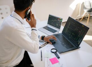 Understanding Call Data Records And Privacy Regulations call-data-records-working-in-shop