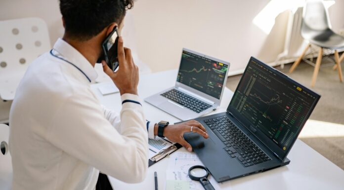 Understanding Call Data Records And Privacy Regulations call-data-records-working-in-shop