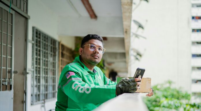 The Role of VoIP in Contactless Service Delivery the-role-of-voip-in-contactless-service-delivery