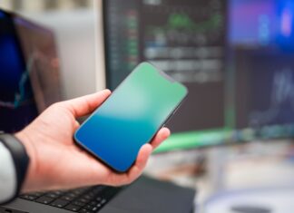 Can VoIP Replace Your Business Mobile Plan? can-voip-replace-business-mobile-plan