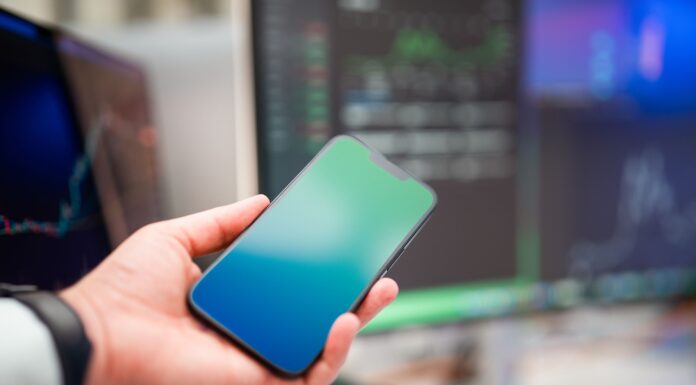 Can VoIP Replace Your Business Mobile Plan? can-voip-replace-business-mobile-plan