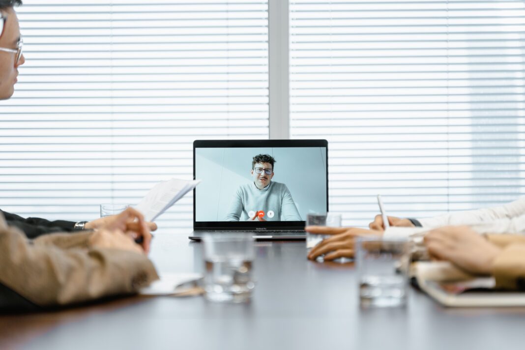 how-voip-supports-virtual-internships