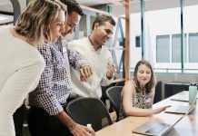 How Does VoIP Help Businesses Stay Organised?