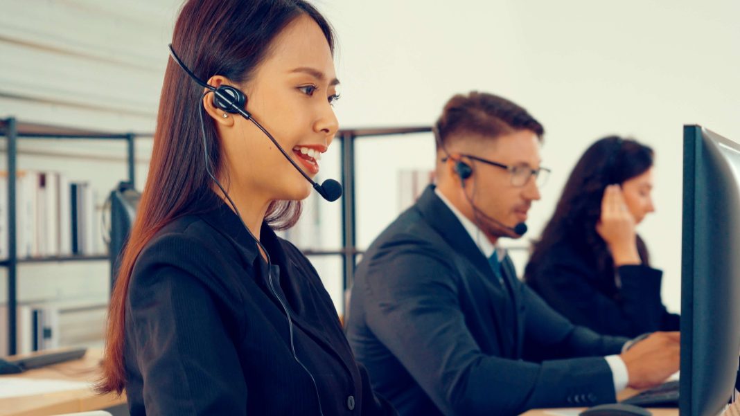 voip-providers-helping-customer-service-agents-work